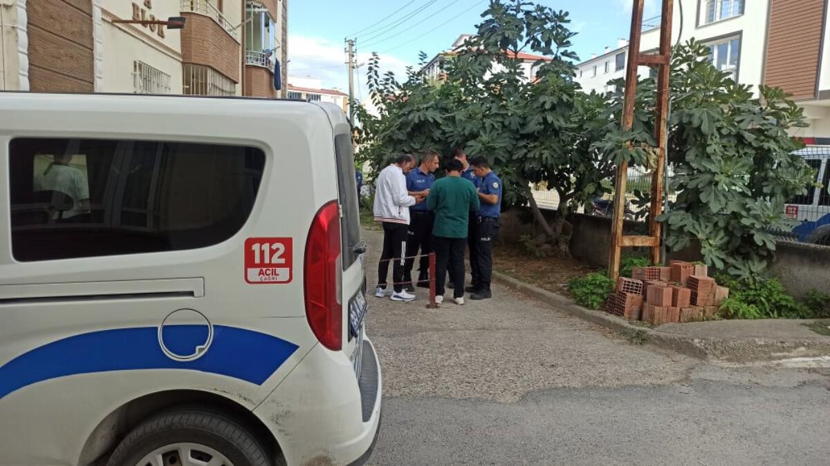 samsunda-anne-ve-babasini-dovdu-agabeyinin-kayinbiraderini-bicakl_85f0f959__w1200xh675