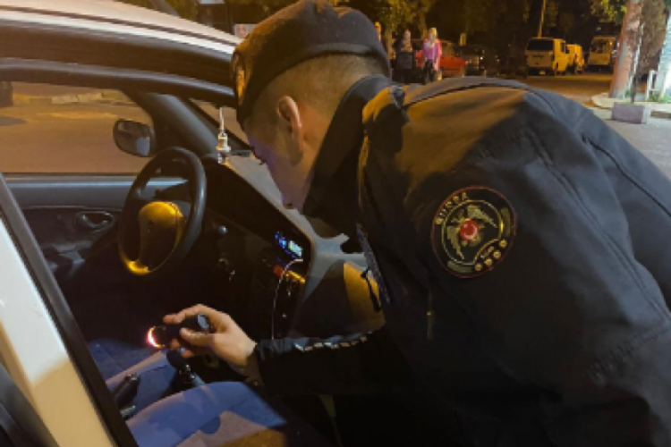 1648133-bursa-da-polis-operasyonu-uyusturucu-madde-ve-ruhsatsiz-silah-bulundu-6523ee1257dd4