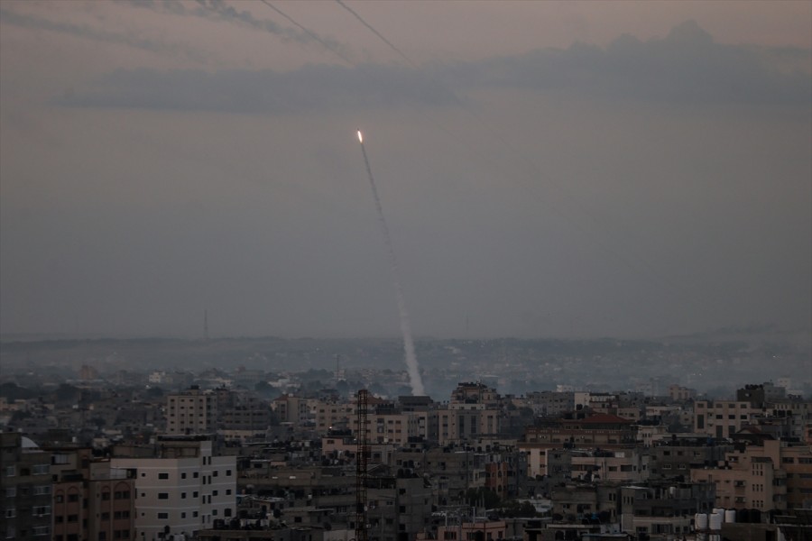 aa-20231007-32330560-32330556-abluka-altindaki-gazzeden-israile-roketler-firlatildi-6520ebf621dc2