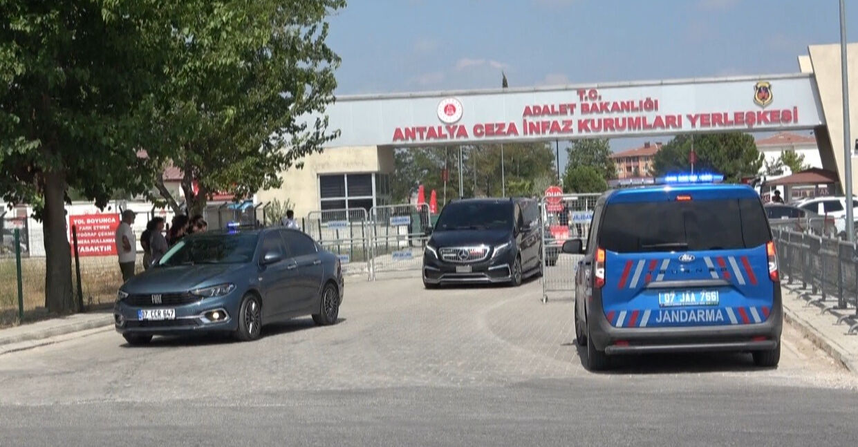 Kilicdaroglundan Surpriz Ziyaret Tutuklu Chpli Baskanla Gorustu 17540572227697 1