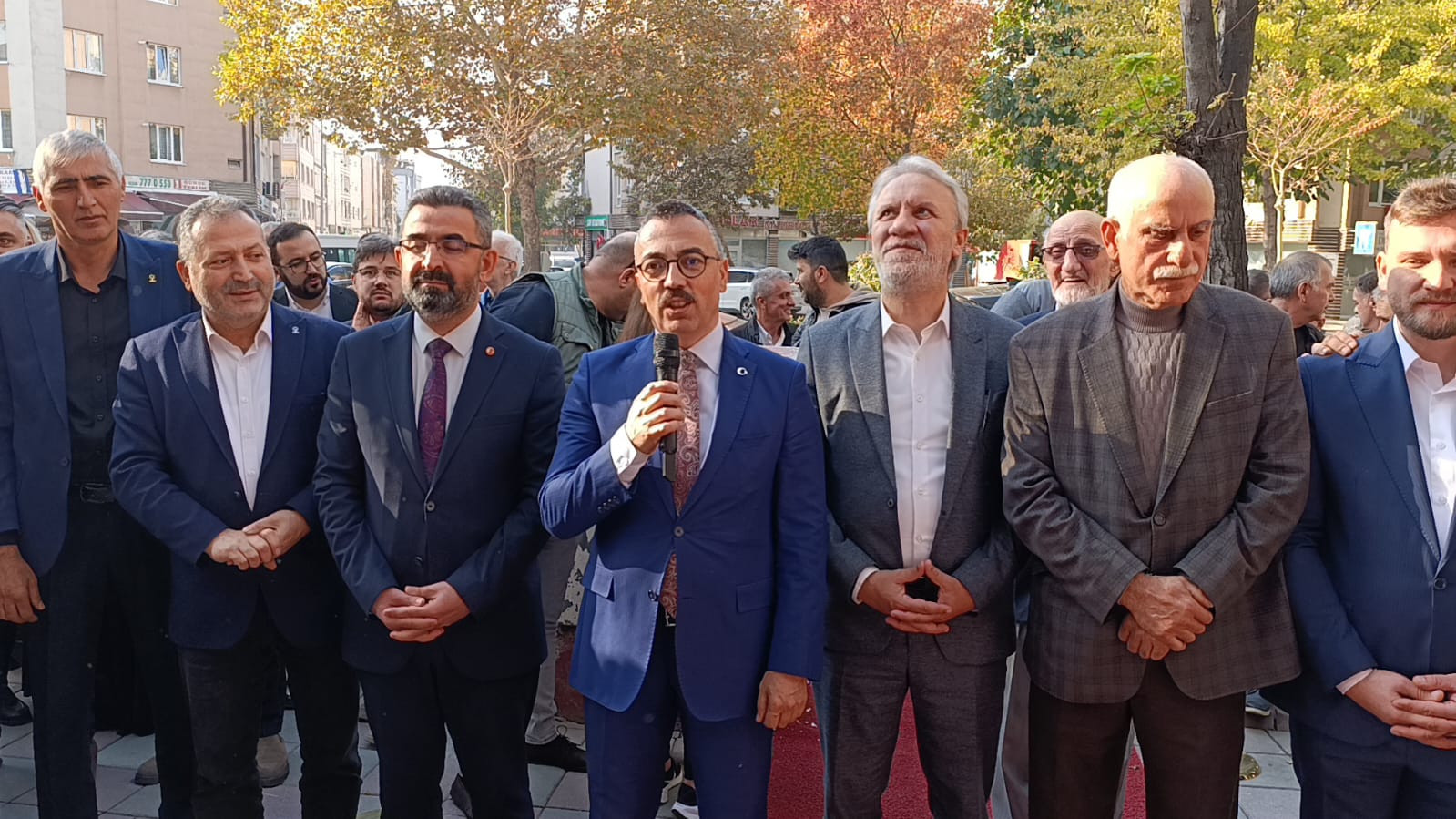 37Bdd2Be 630B 4E6D 812A 67Dd51B4F85C-1