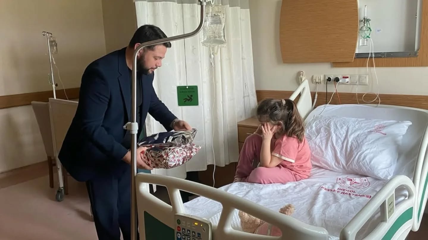 572927822 18145690348434798 7889980747183234064 N