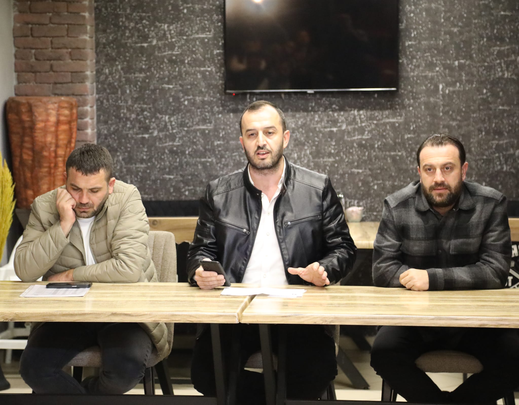 6504C02E Eae1 4Cc3 Aa02 4036161E56A3