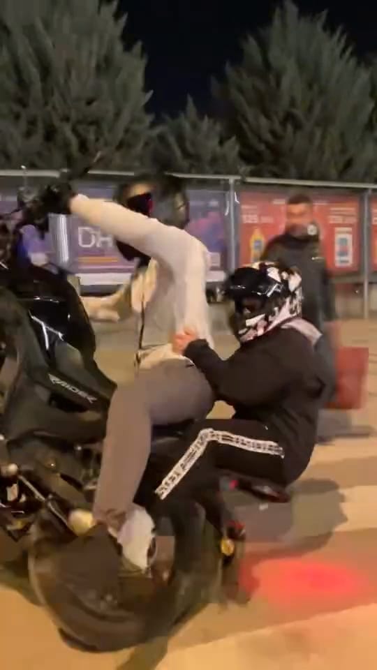 87Dc805D 225B 4A62 B503 11Bd117665B2-1