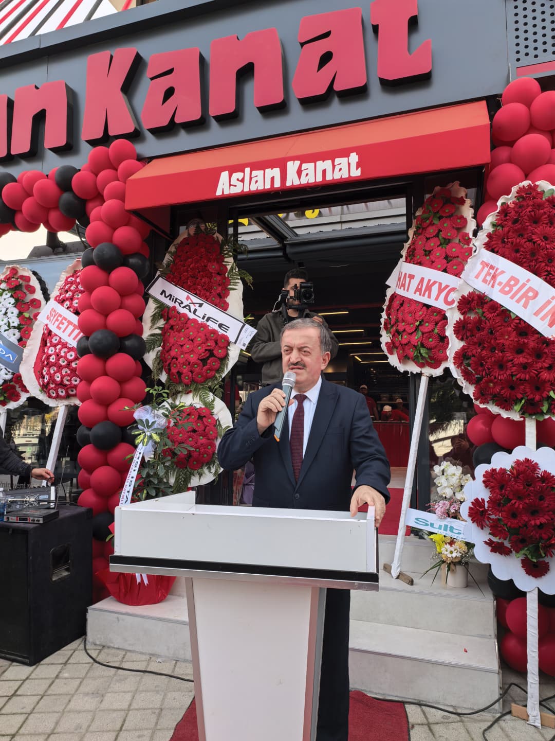 B2E1C535 C168 421F Bc6B Ca5Af5B0B6Ec