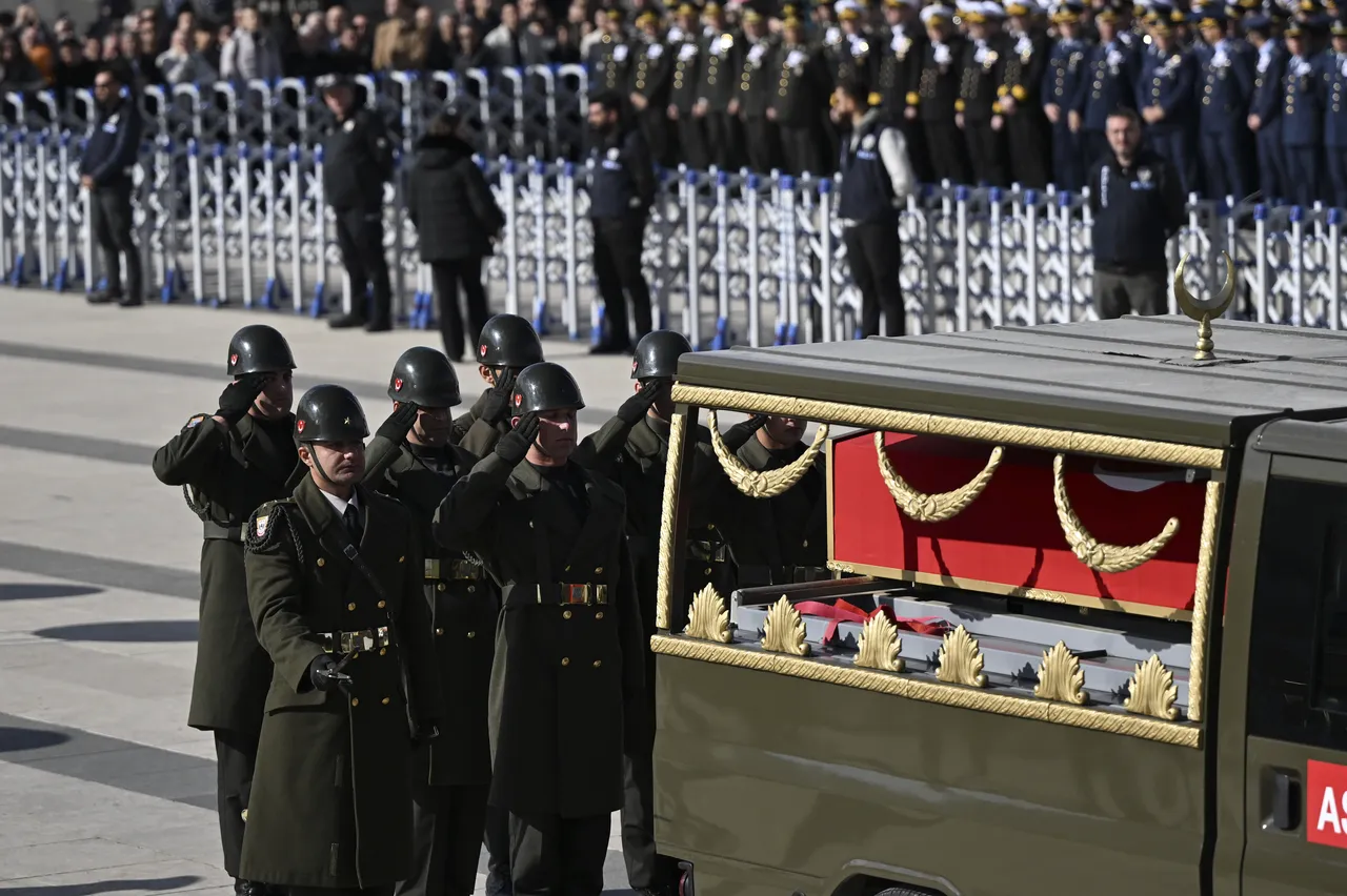 Turkiye Sehitlerini Ugurluyor Gozyaslari Sel Oldu 1549653 202511141435 1