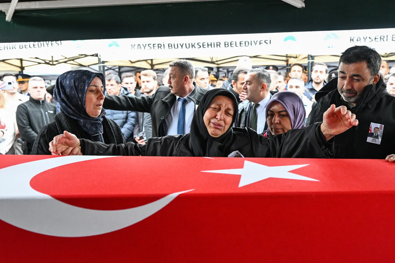 Turkiye Sehitlerini Ugurluyor Gozyaslari Sel Oldu 1549653 202511141435 3