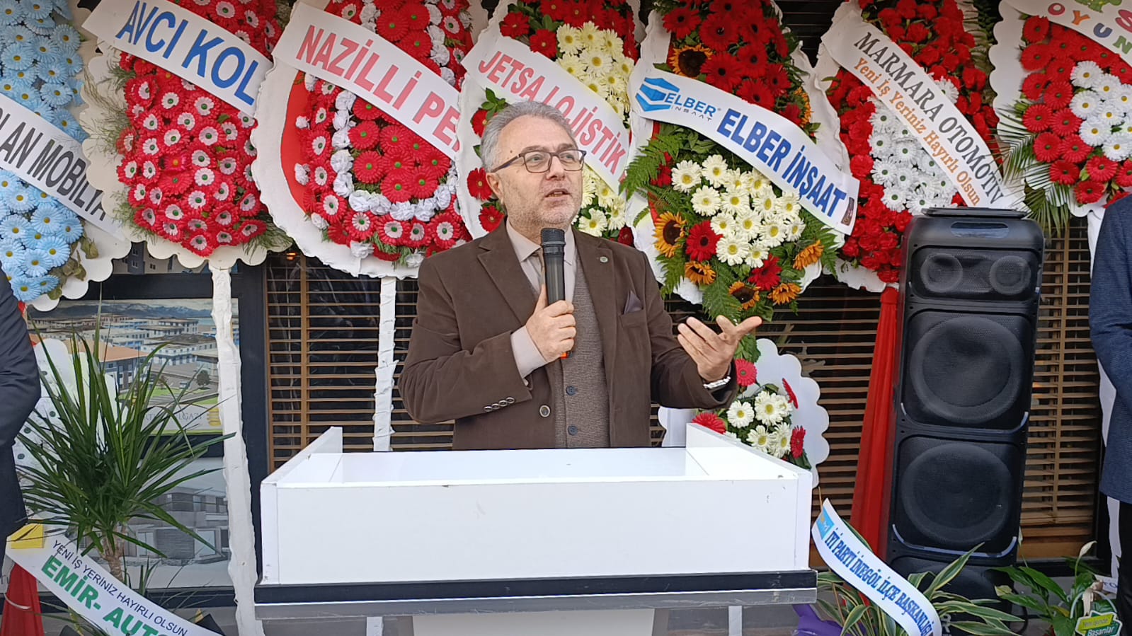 5F1F5C4D 3Ca2 440B B47C B67A7Bd5D5A6