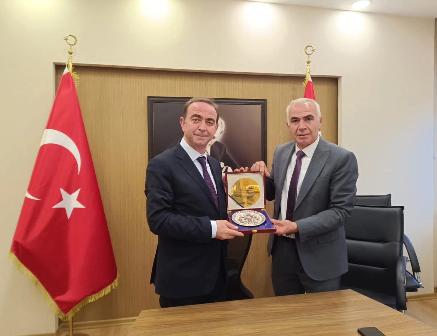 937558E5 82Ab 4Db3 9F60 922E514Aaa4B