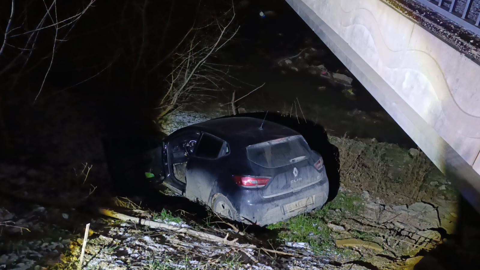 38Ace88D 696D 494E 86C1 5503F3F6B598-1