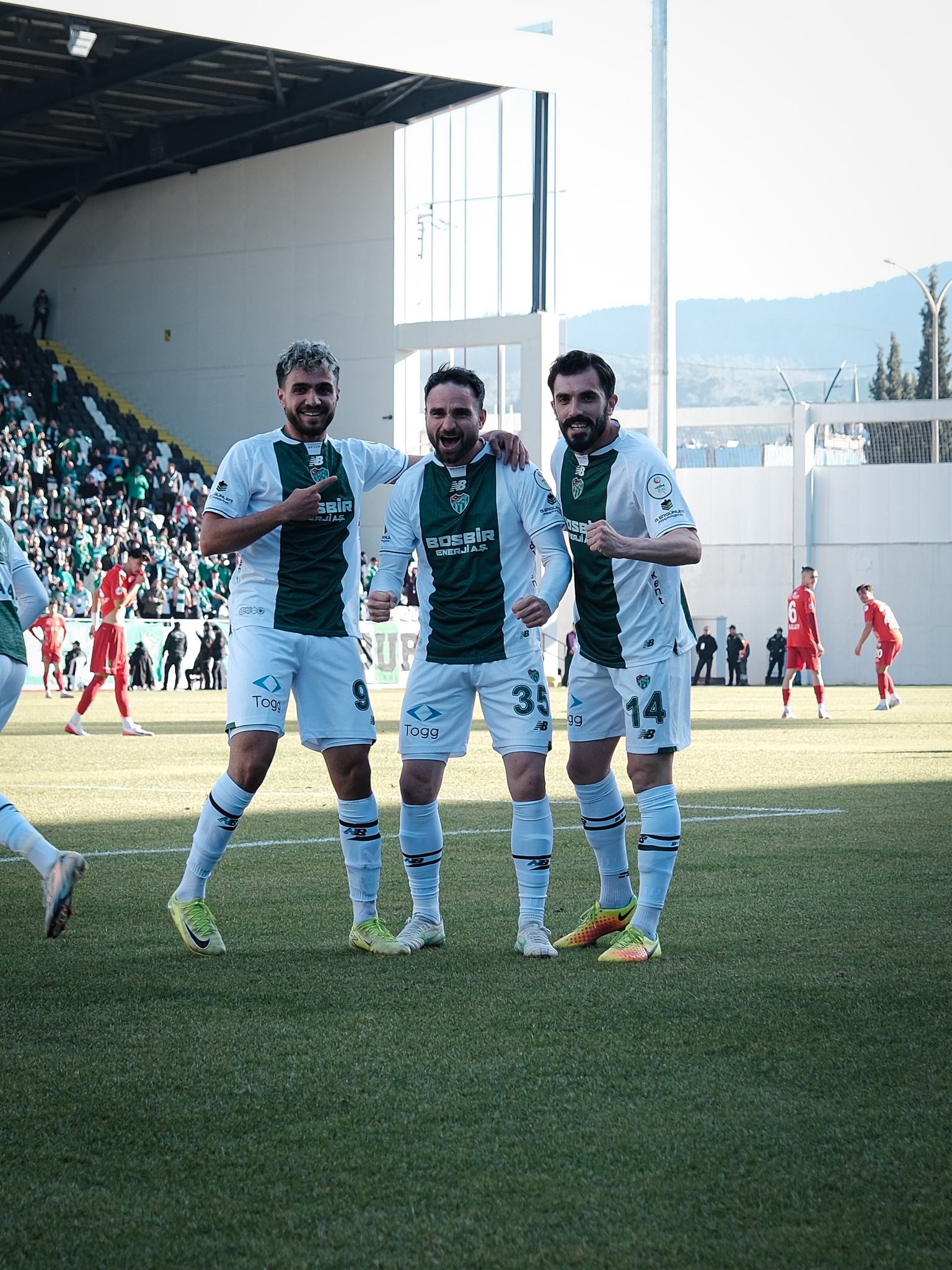 597385008 1424346802385728 4629697293604086458 N