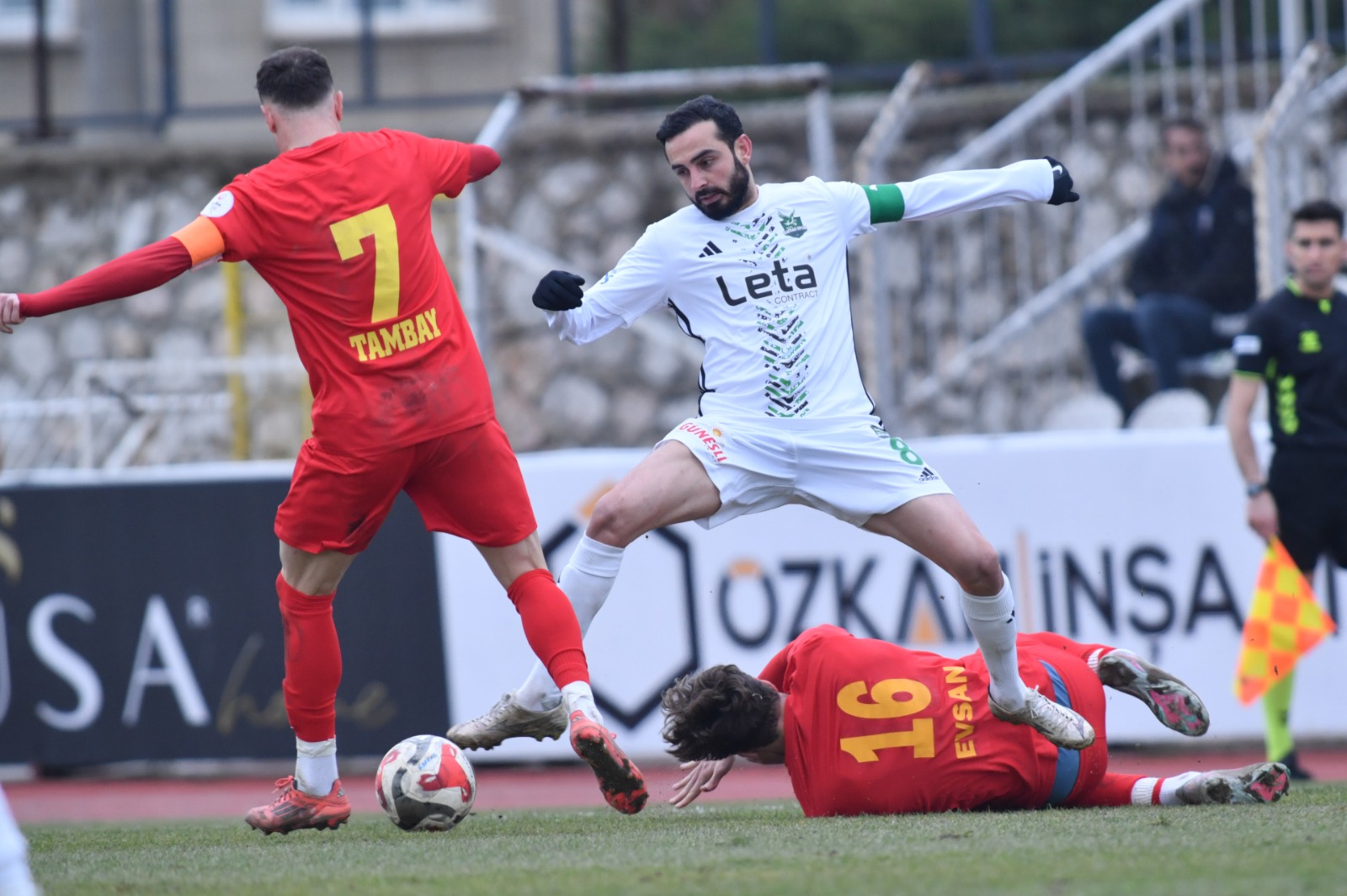 696997Dc 9Dcf 41F1 Ad34 846726171277