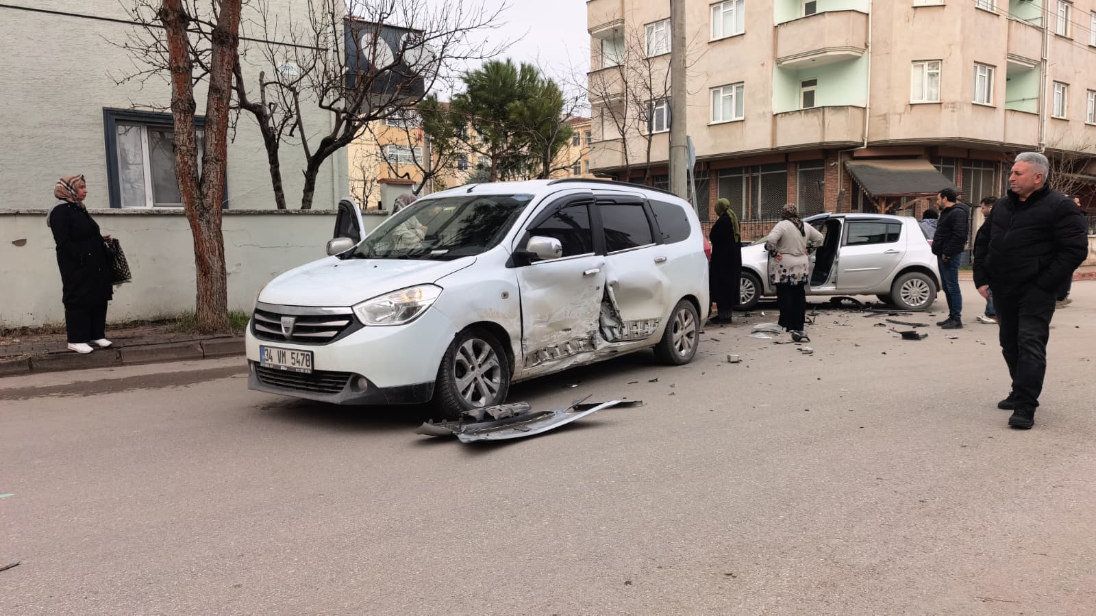 Ab1B9B4F 17B5 4080 9D4F 95Ecfad57A42