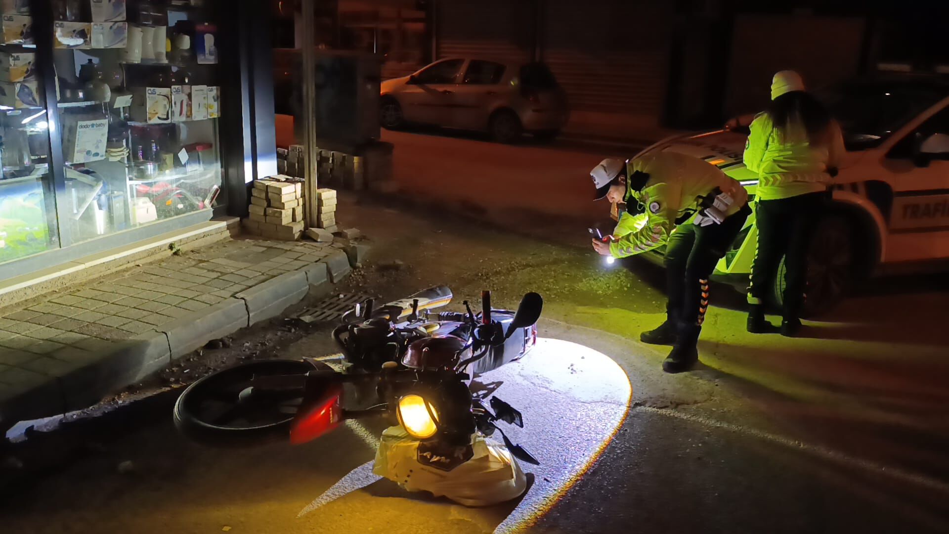 39405615 2525 4A58 A66F 701965933273