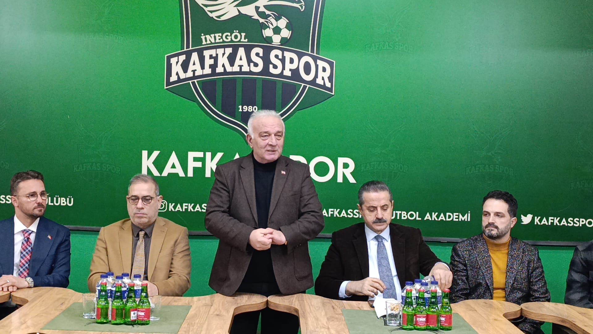 715657Bb C2Dd 49Ea Bbb7 B10C2865B542