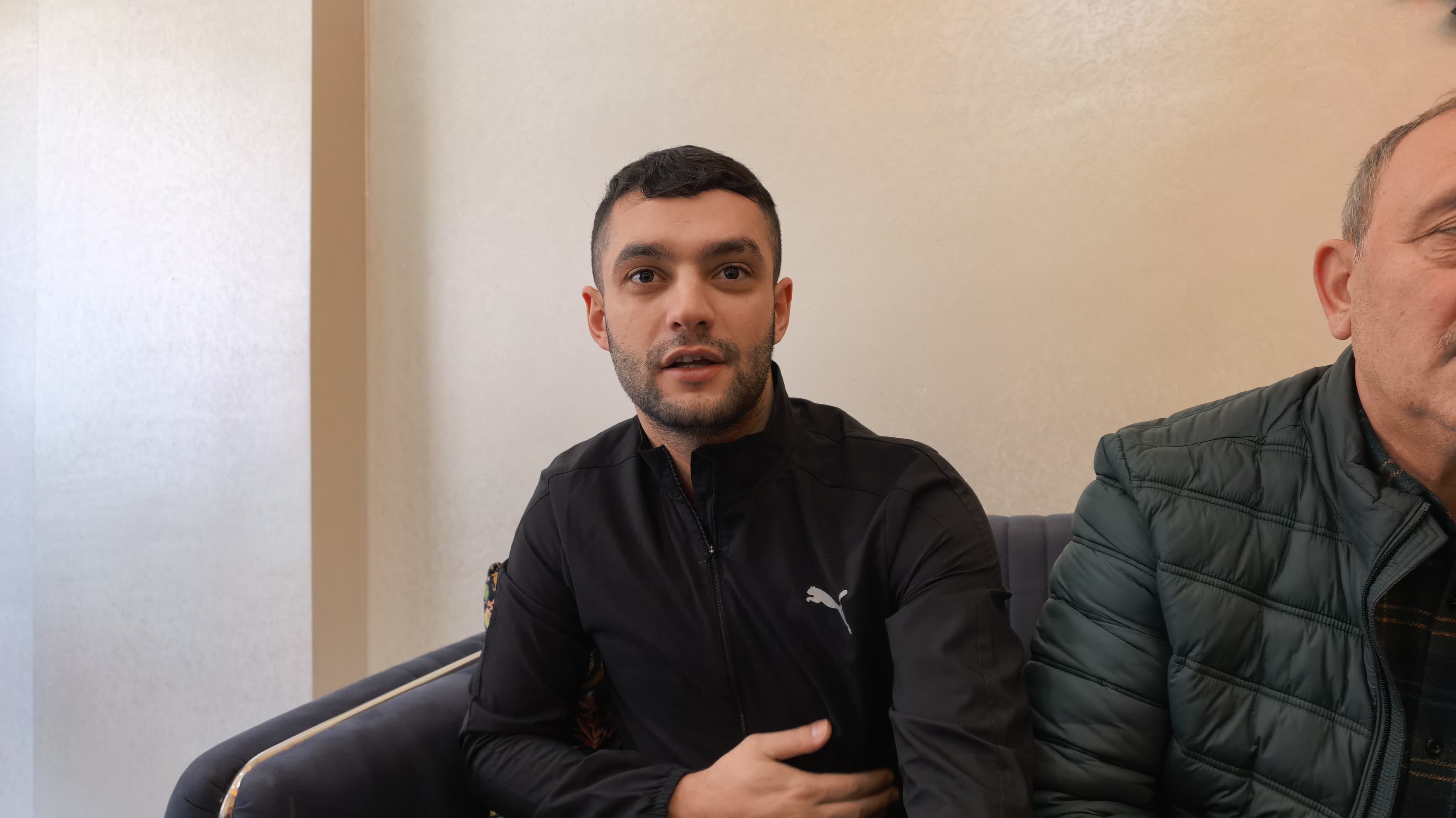 Bb97B22E A996 44D9 97A4 8403C9894D17