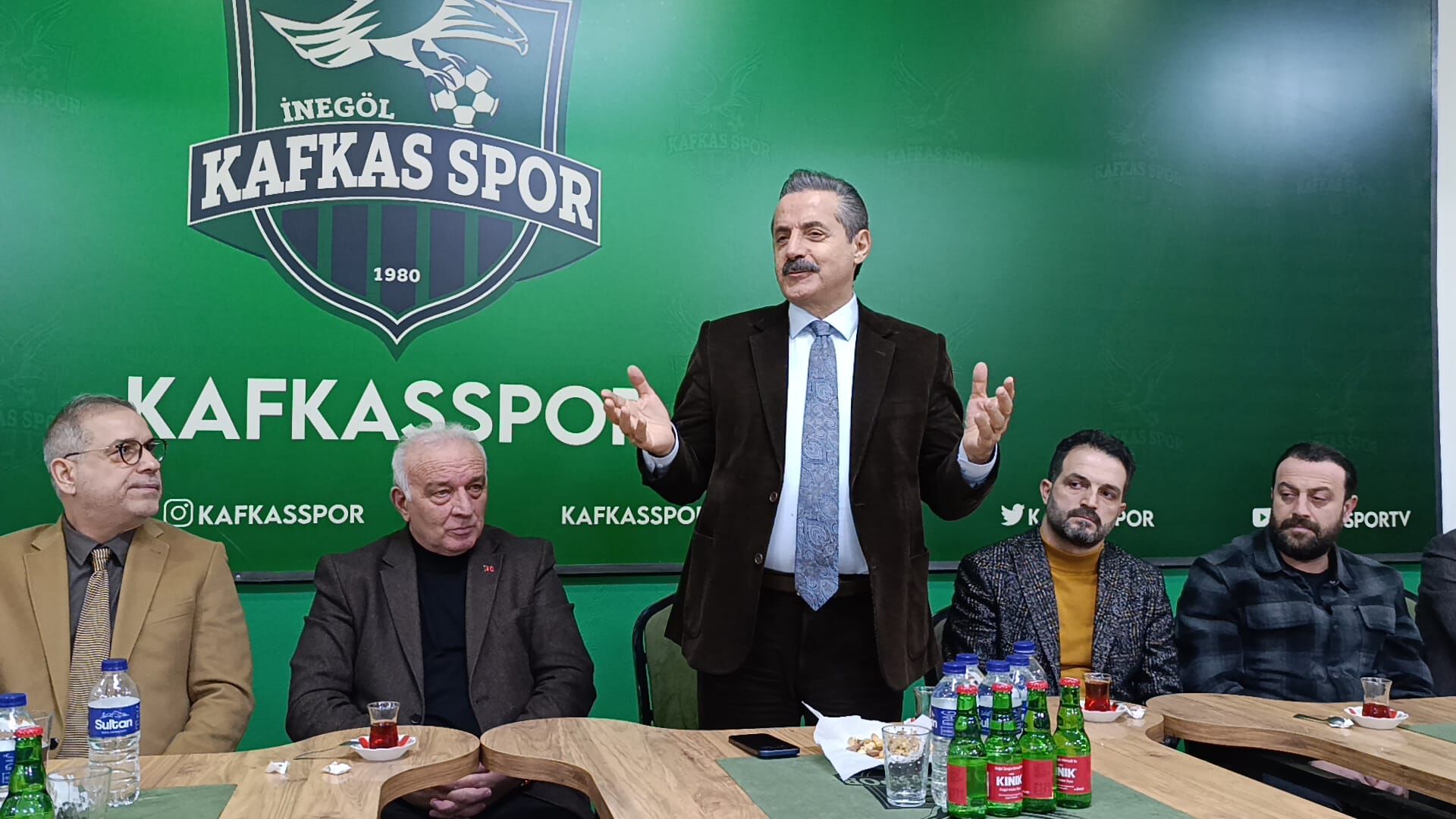 D169056F 2B98 4Cd0 9Ff5 Fc756357E58B