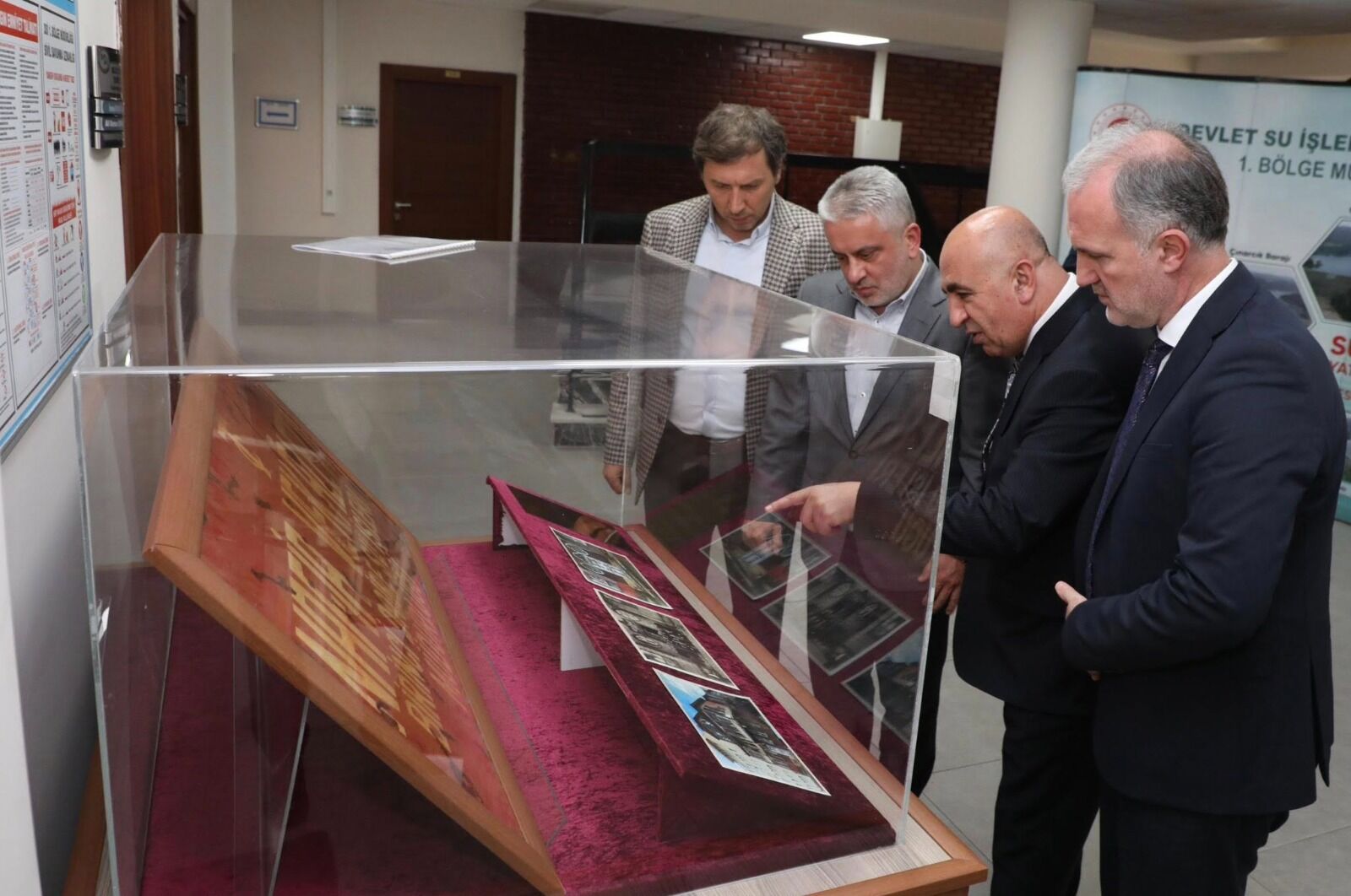 2E10Bb03 205B 4Fcd 961F 948A9Ac274D5