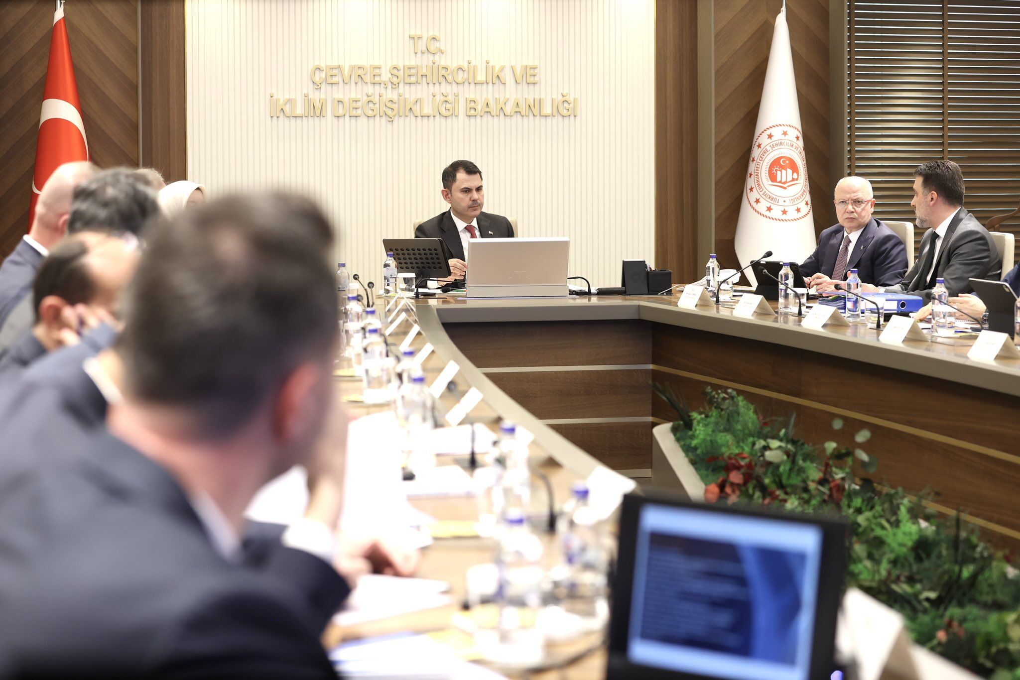 H G Hku Dm X A A E8F3 X