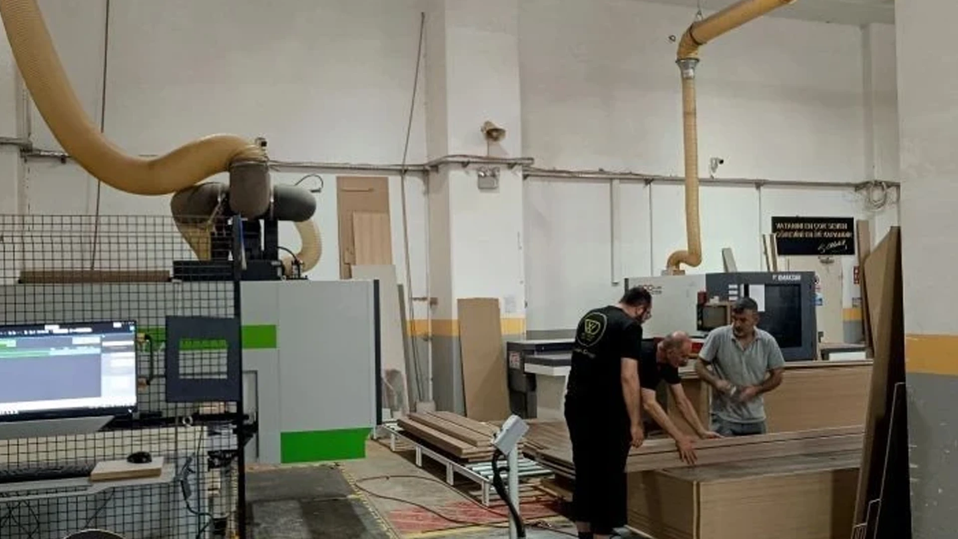 6245E586 Dev Mobilya Sirketi Iflas Bayragini Cekti Havalimani Ve Luks Otellere Ozel Mobilya Uretiyordu