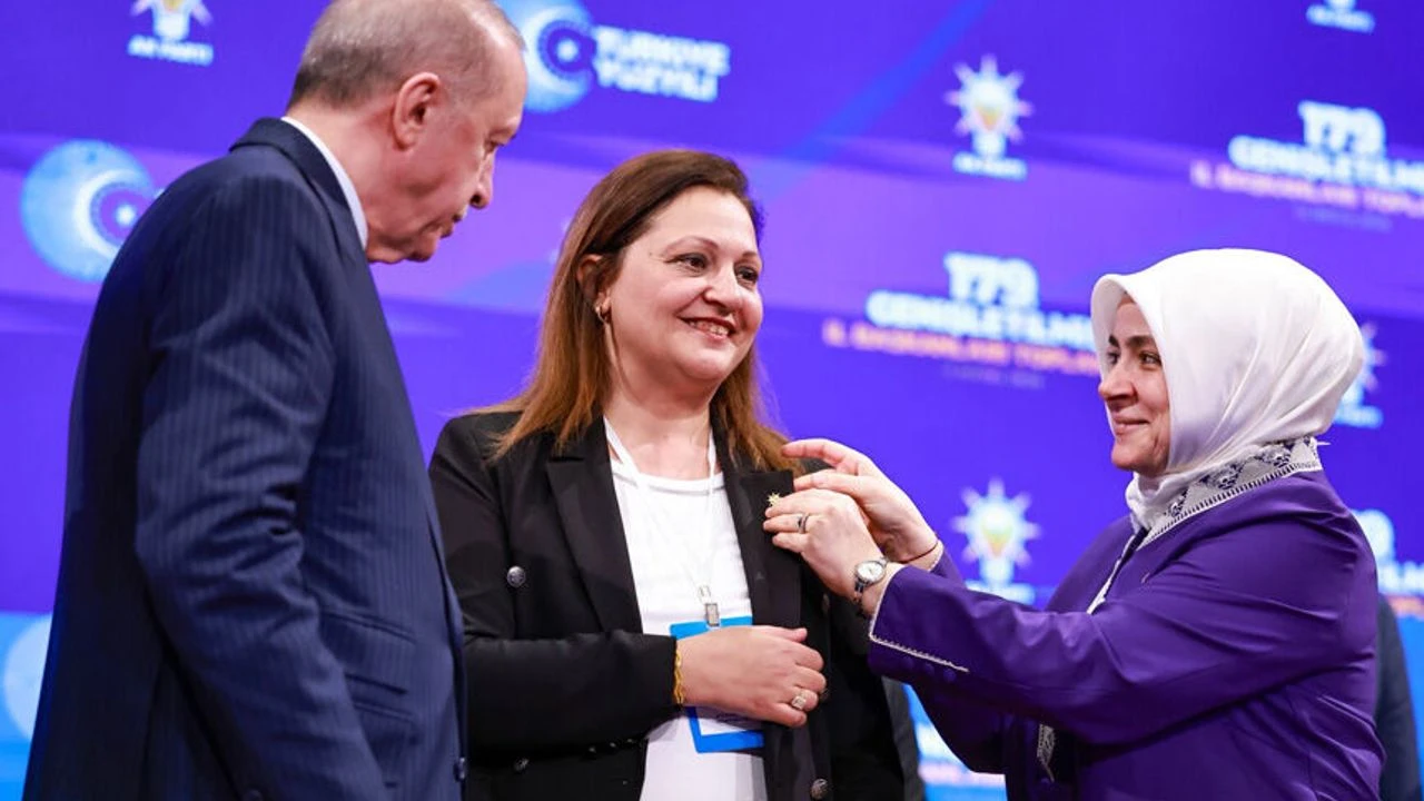 Afyon Belediye Baskani Burcu Koksal A K Parti Erdogan 1