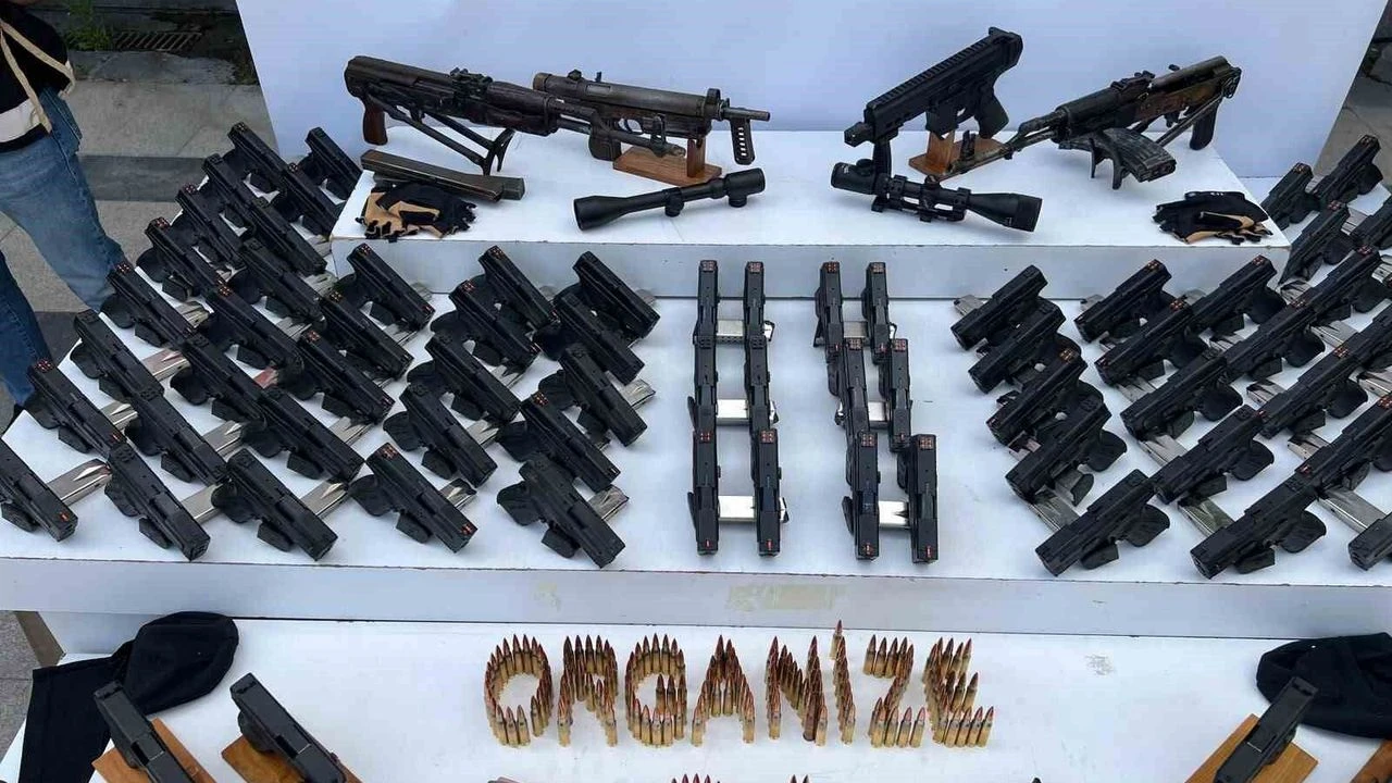 Otokoca Silahli Saldiri Ve Can Polat Cinayetinde Sicak Gelisme Uzun Namlulu Silah Ve Tabancalar Ele Gecirildi