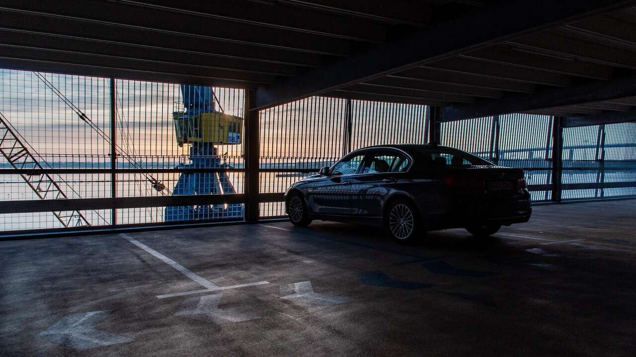 199233