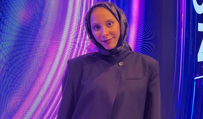 Ebru Ayçiçek