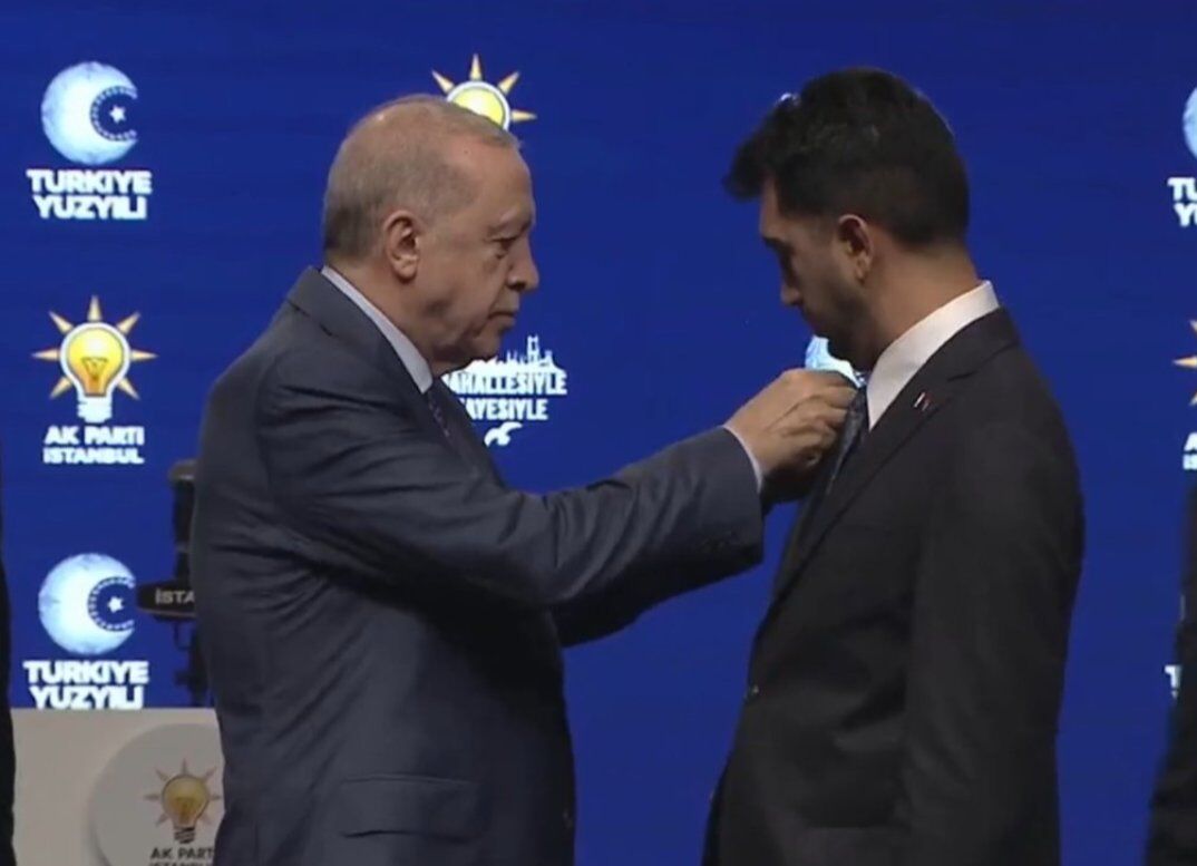 3 Belediye Baskani Daha Ak Partide Rozetlerini Cumhurbaskani Erdogan Takti 1806517 202608011724 20260801172455 3