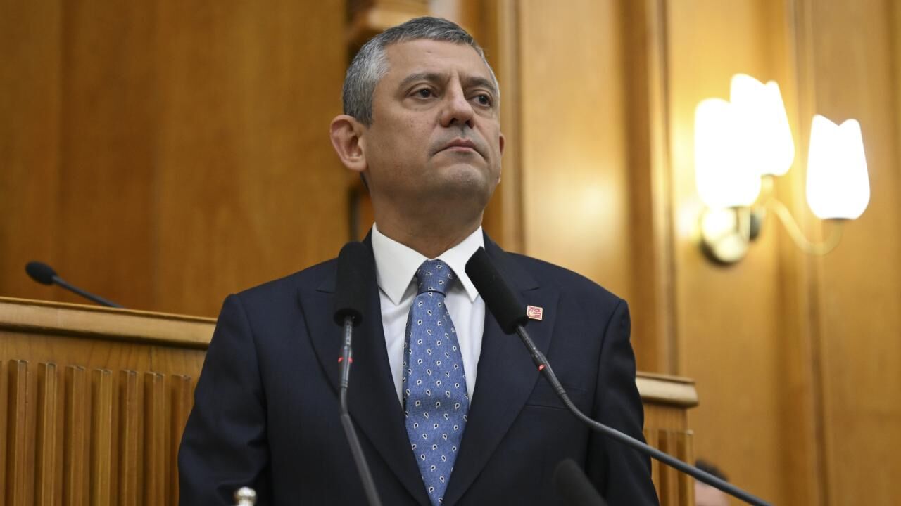 Ozgur Ozelaa 2414790