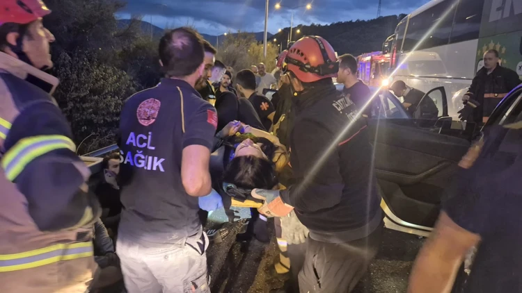 İstanbul-İzmir Otoyolu’nda zincirleme kaza: 11 yaralı