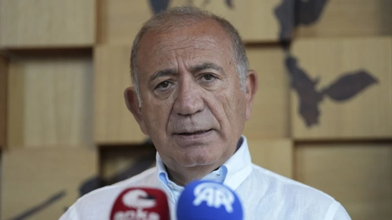 Gürsel Tekin'in görevine son verildi
