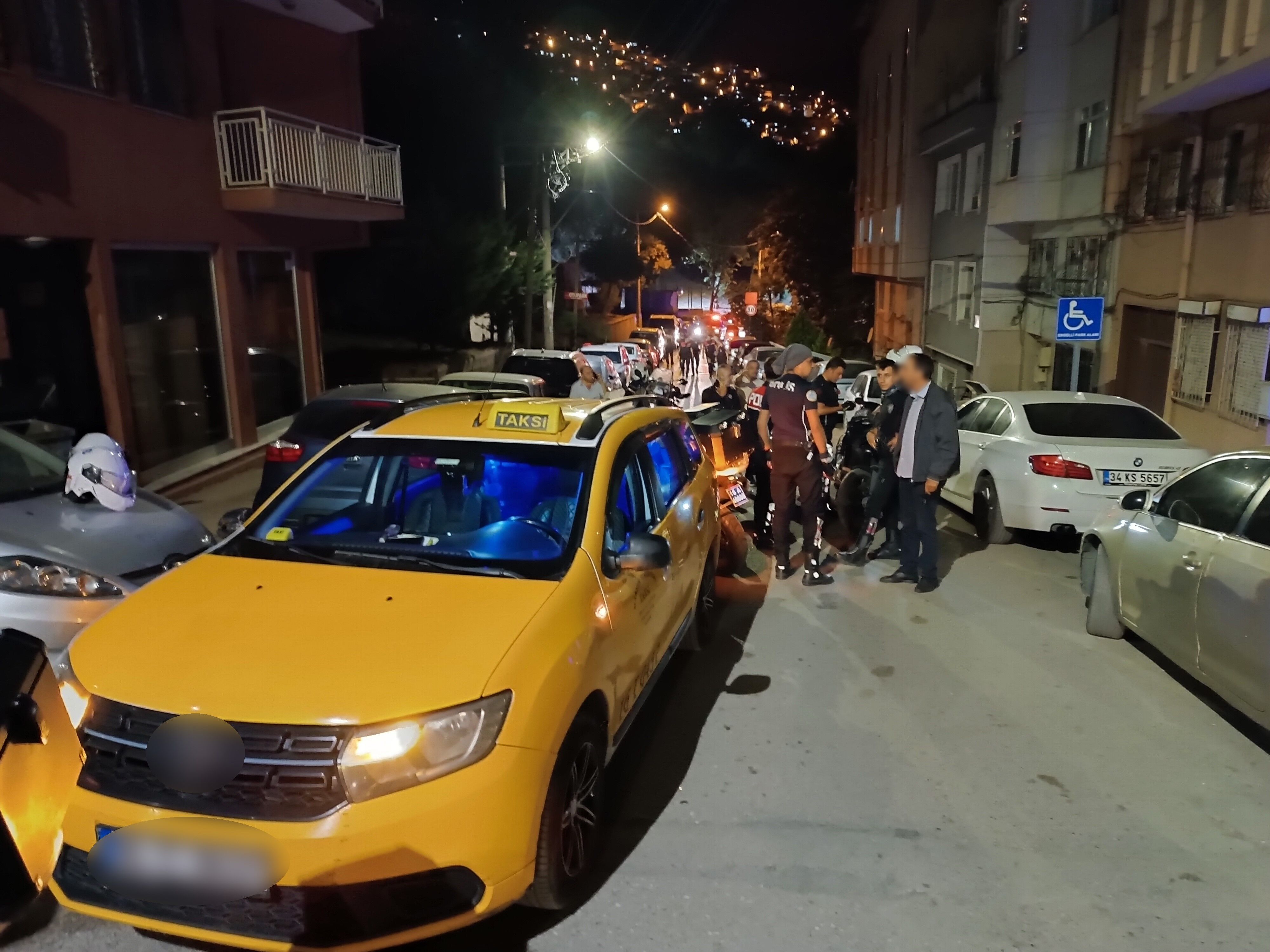Bursa Osmangazi'de takside 2 kurusıkı tabanca ele geçirildi