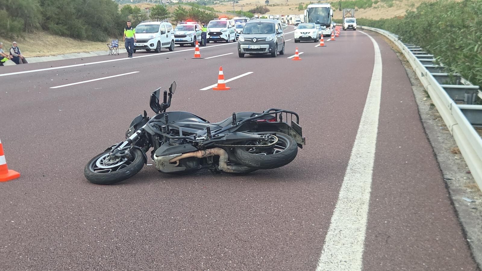 Bursa'da kamyona çarpan motosiklet sürücüsü hayatını kaybetti