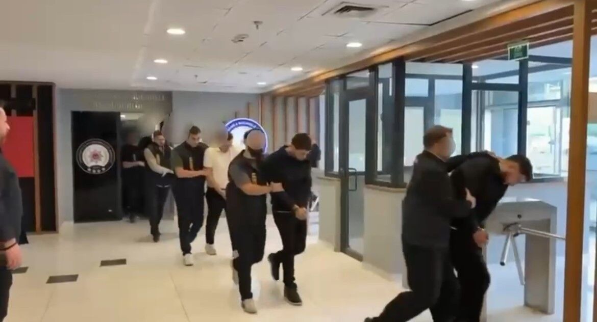 Sanal alemde kadın kılığına girip ağına düşürdüler: Bursa'daki akılalmaz şantaj tezgahı çöktü!