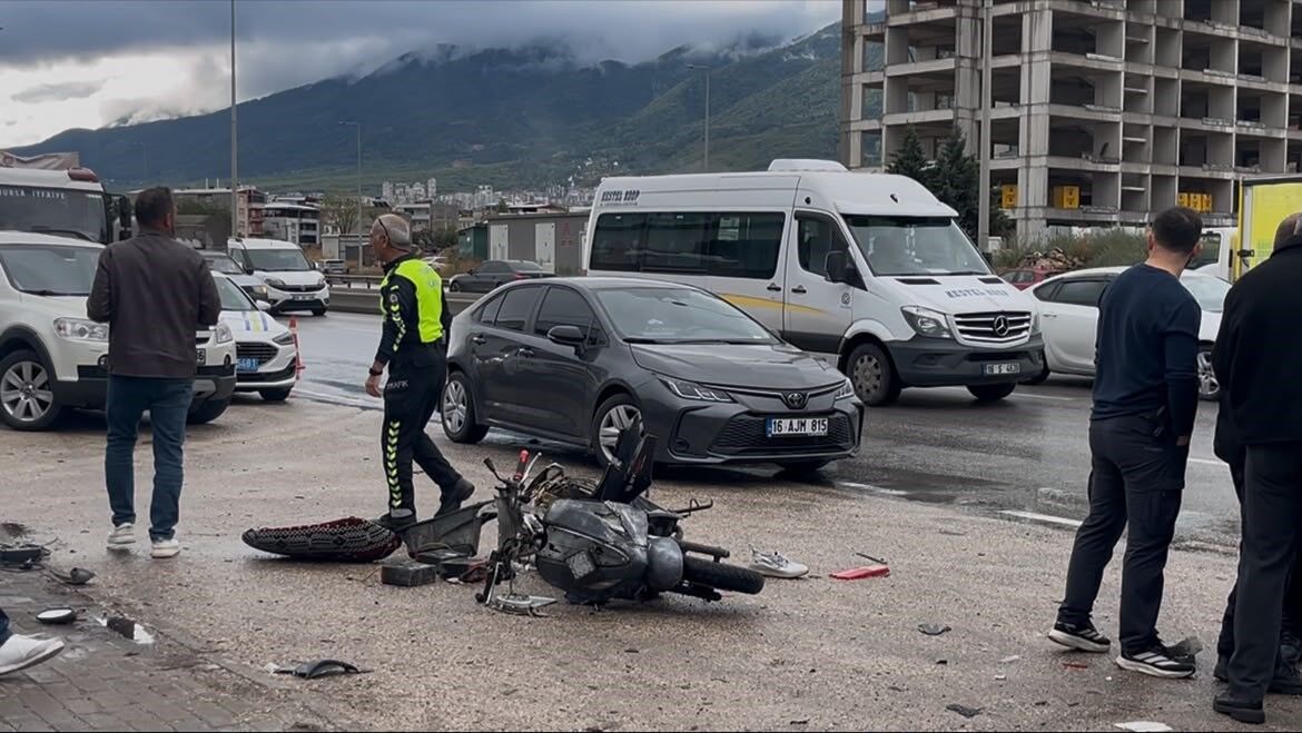 Bursa'da uyarı tabelasının yanında kaza! Bisiklet sürücüsü hayatını kaybetti