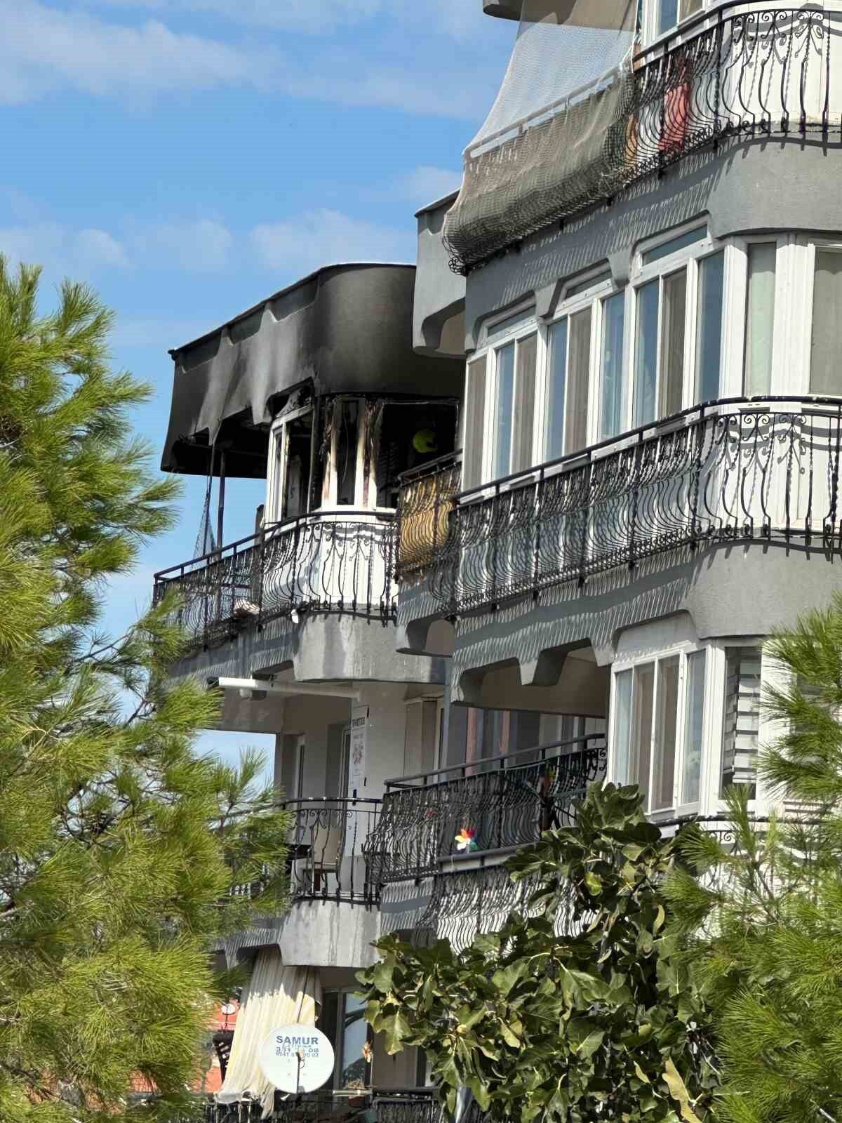 Ayvalık'ta kızgın yağa su dökülünce yangın çıktı