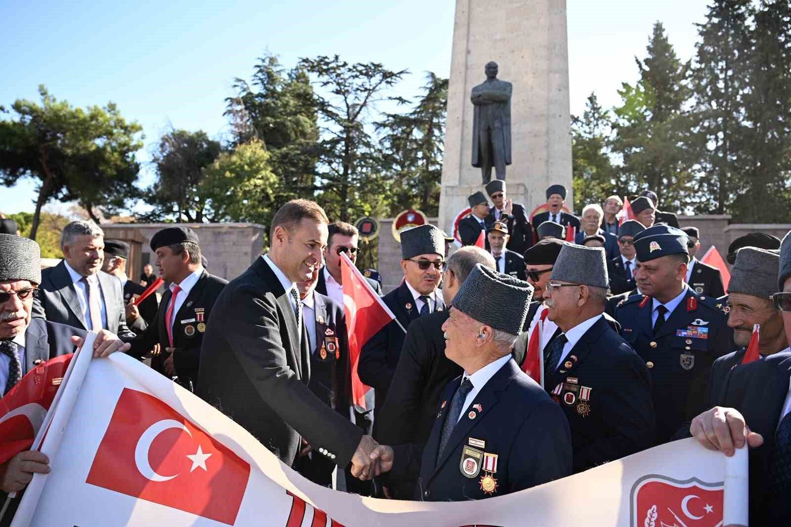 Başkan Ahmet Akın'dan Gaziler günü mesajı