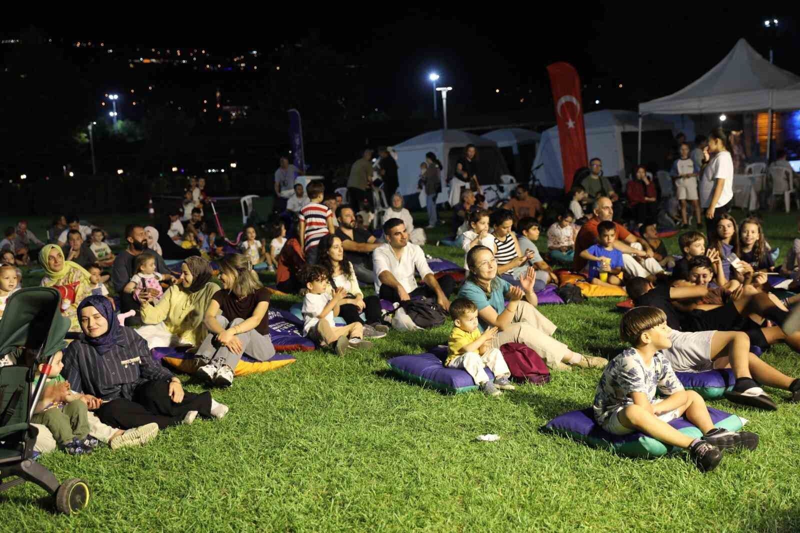Hüdavendigar Kent Parkı'nda bilim dolu gece