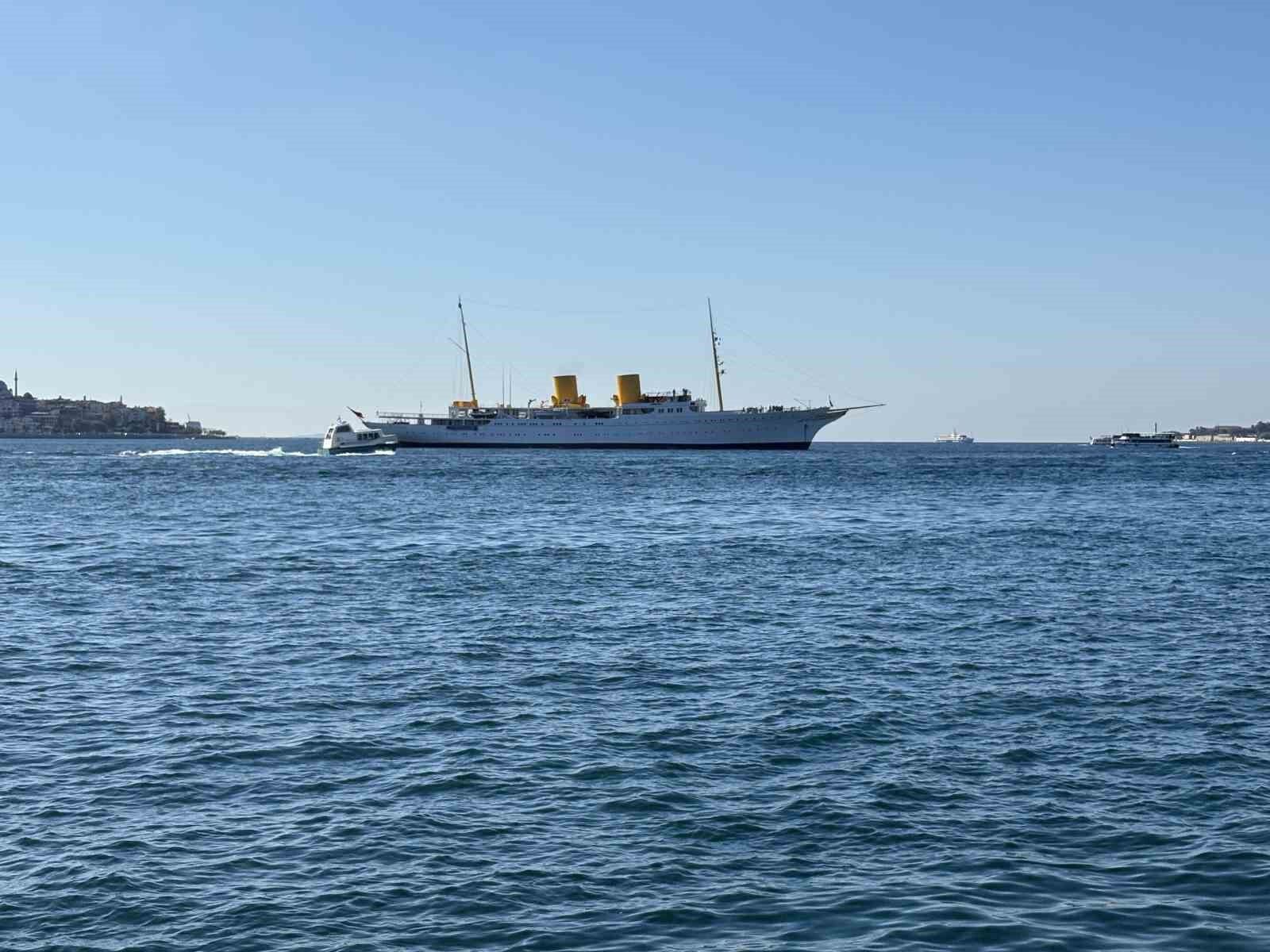 TCG Savarona eğitim gemisi İstanbul'da