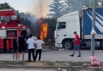 Bir anda alev aldı! İnegöl’de Botanik Park’ta yangın paniği