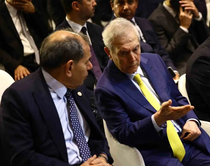 Aziz Yıldırım ve Dursun Özbek yıllar sonra aynı karede! Dikkat çeken sohbet