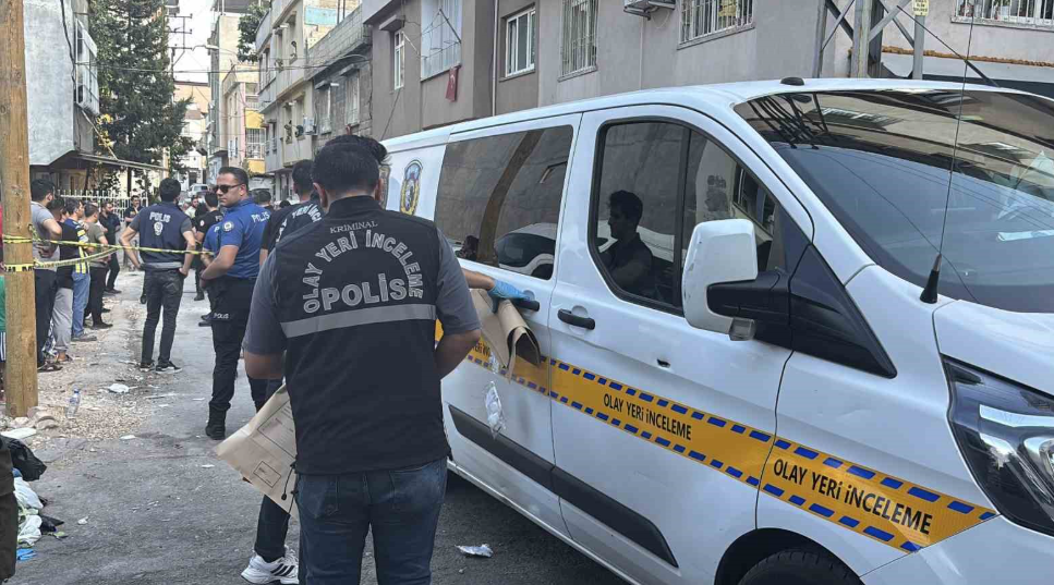 Önce eşini öld*rdü, sonra 3’ü çocuk 4 kişiyi yaraladı