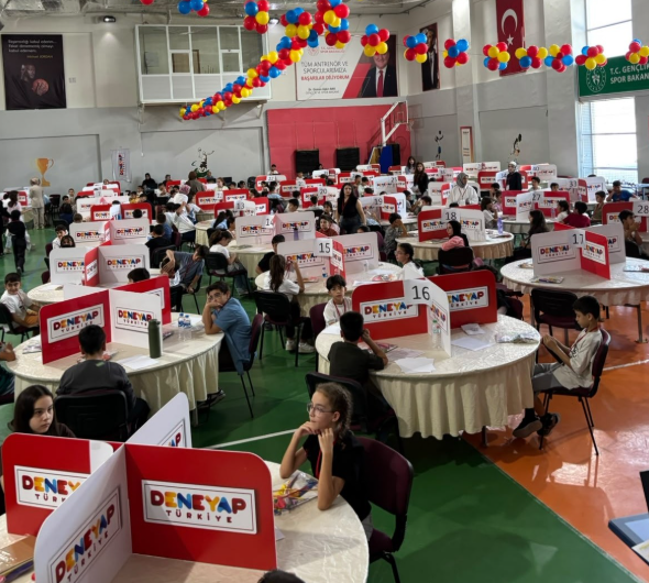 Van’da 453 öğrenci DENEYAP Teknoloji Atölyeleri için ter döktü