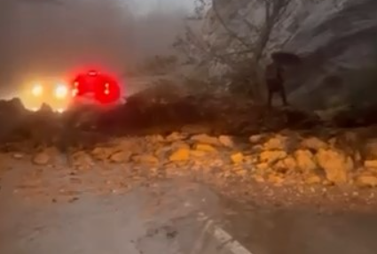 Bursa'da Uludağ yolunda heyelan paniği