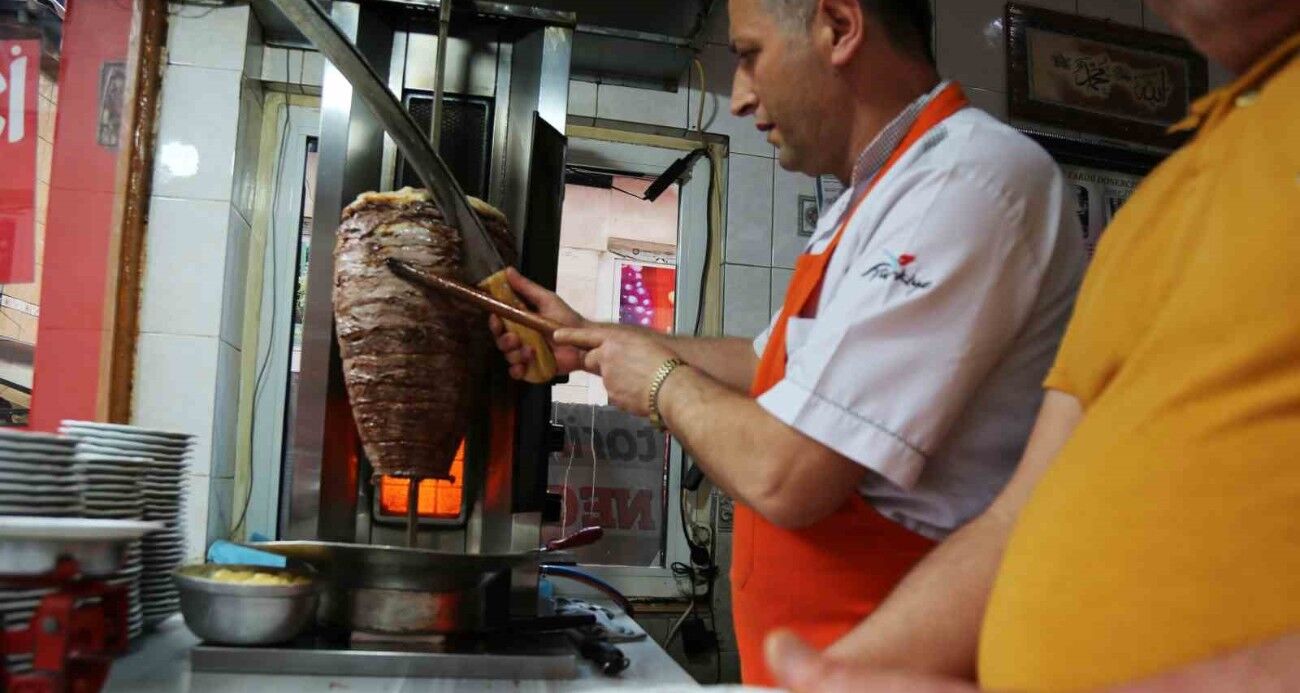 Bakan Yumaklı açıkladı: Sucuk, pastırma ve dönerde kurallar değişiyor
