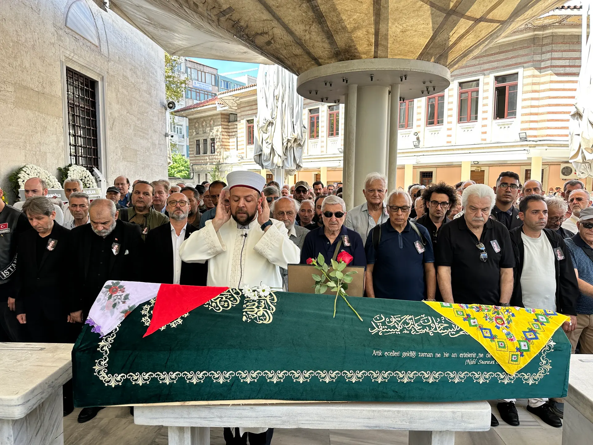 Oyuncu Gulsen Tuncer Son Yolculuguna Ugurlandi Cenazeye Unlu Akini 2