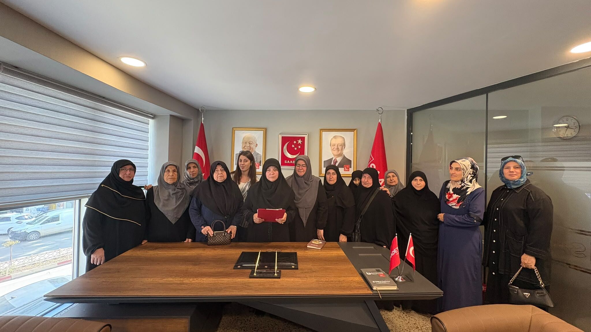 İnegöl Saadet'ten eğitim masraflarına tepki