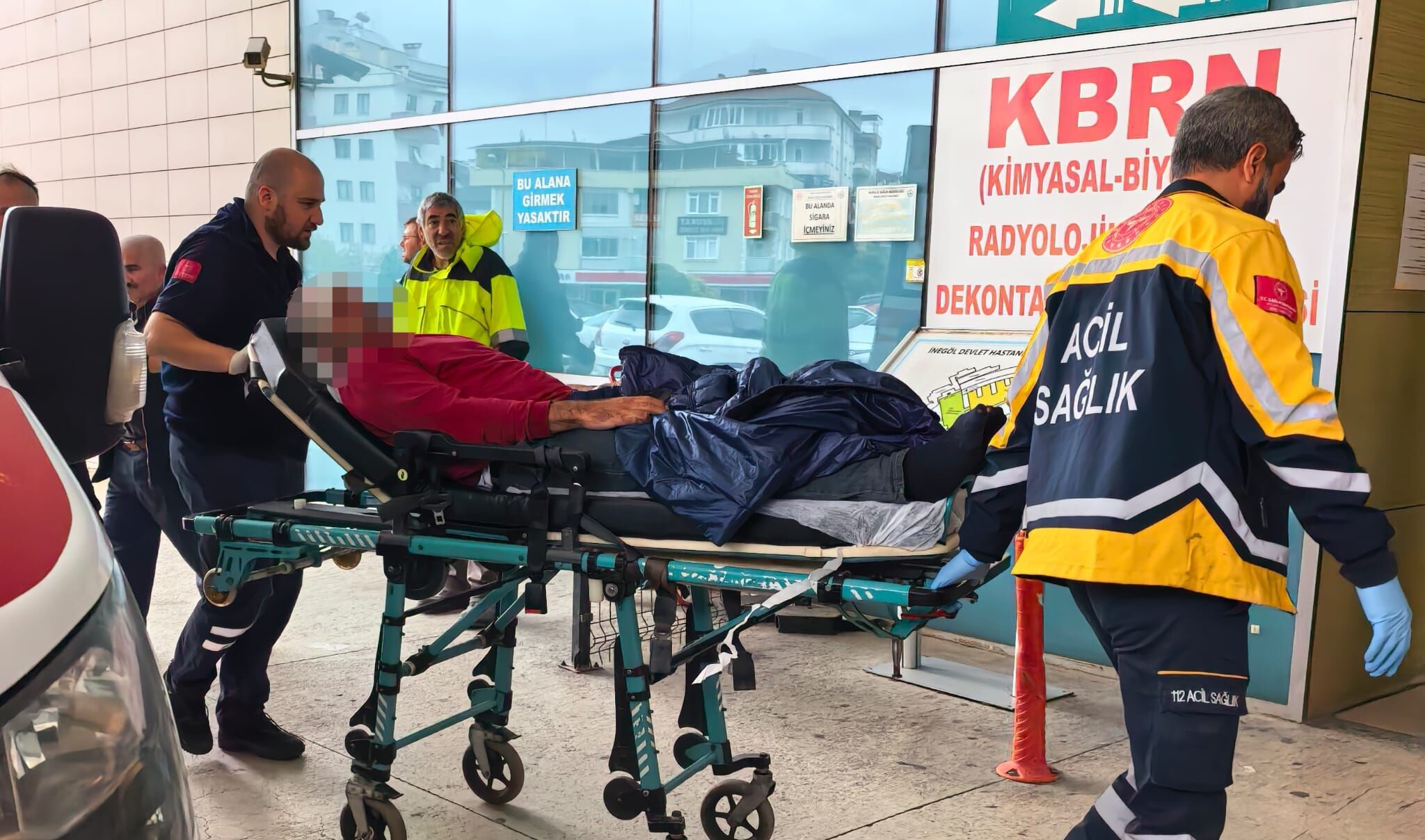 İnegöl’de şeker yüklü tır, yağmur suyu kanalına uçtu!
