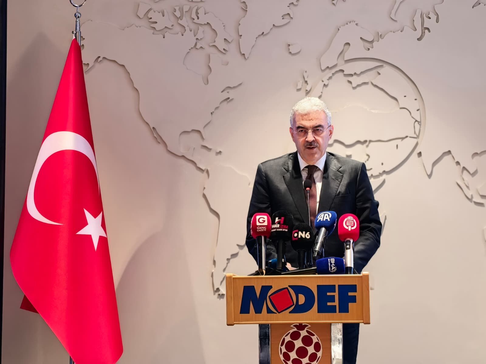 İnegöl'ün mobilya gücüne vali vurgusu!